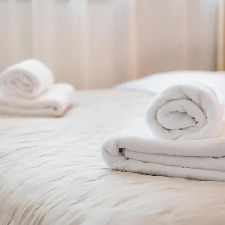 Remarkable Centre By Bookinghost Apartman *